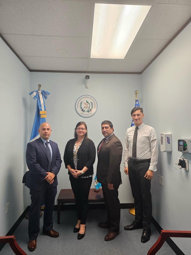 representantes del consulado guatemala houston